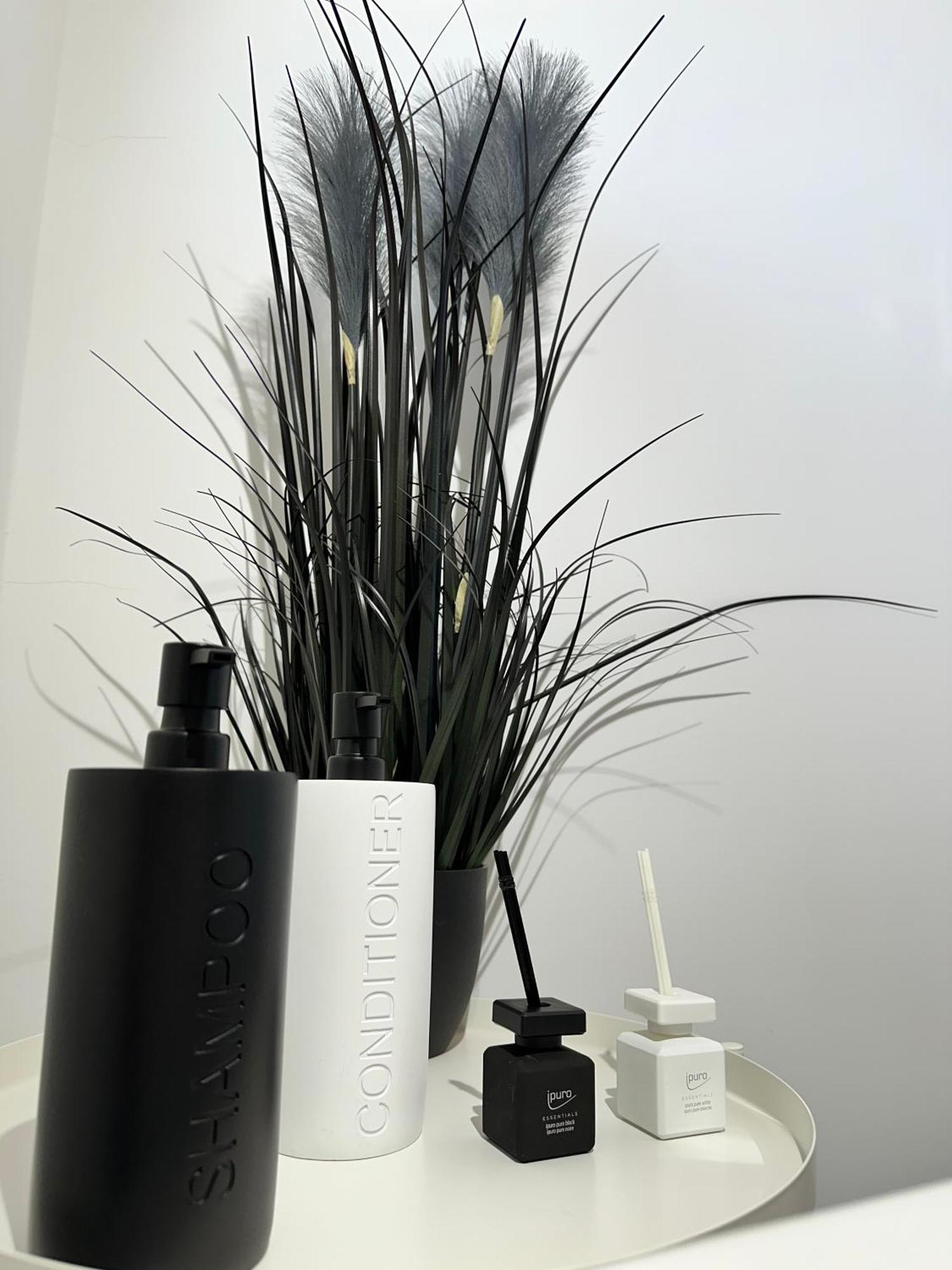 Ferienwohnung Black White Raubling Zewnętrze zdjęcie