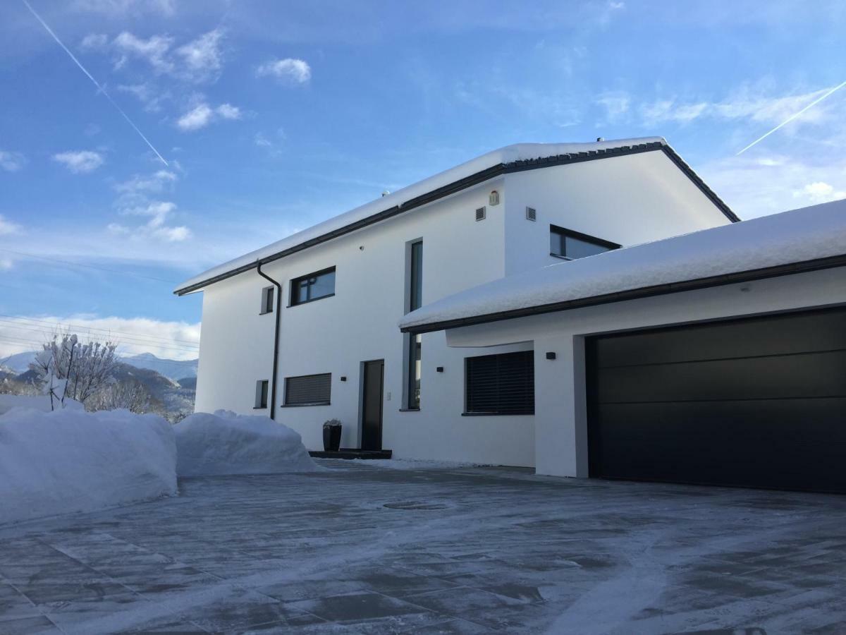 Ferienwohnung Black White Raubling Zewnętrze zdjęcie